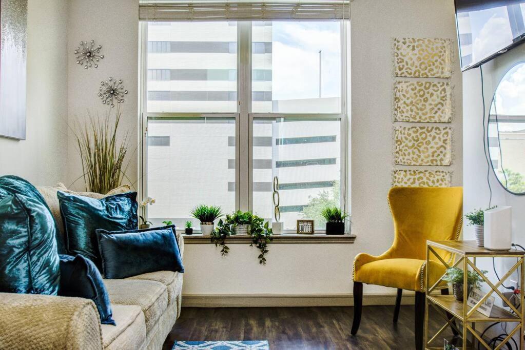 Апартаменты Luxury Living Downtown Houston Kingbed. Экстерьер фото